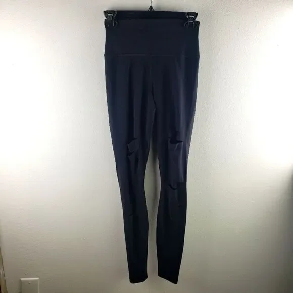 Women's ALO Black Preowned Cut Out Stretchy Yoga Pants Size XS - Picture 1 of 12